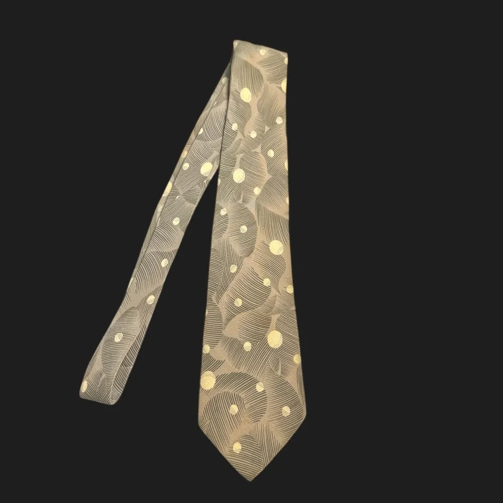 Fendi Roma Mens Silk Tie Taupe Cream Geometric Polka Dot Made in Italy 3.75 Wide